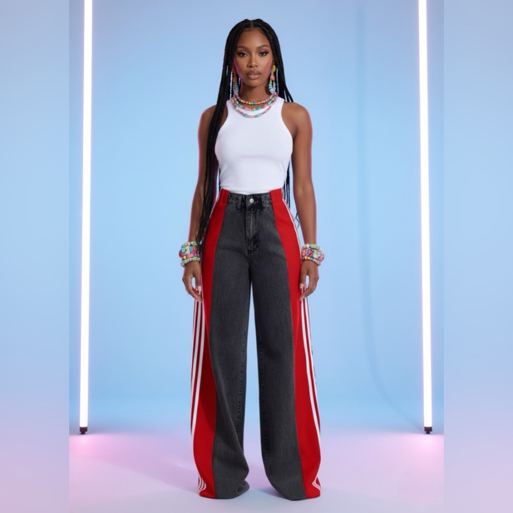 Side Stripe Chic Denim – 3-Tone Wide-Leg Street Jeans - Picture 9 of 16